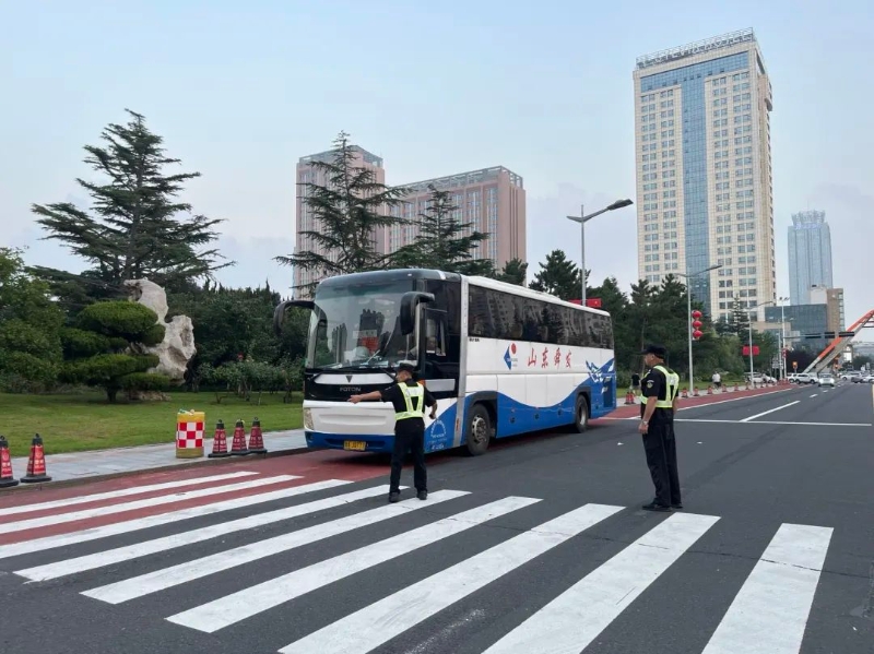 经开区着力破解韩乐坊周边停车难题